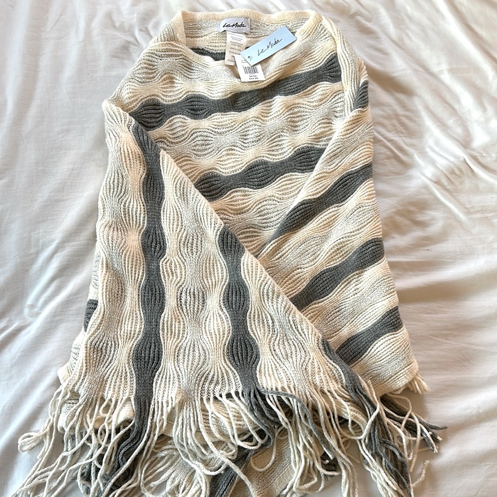 knitted shrug with fringe